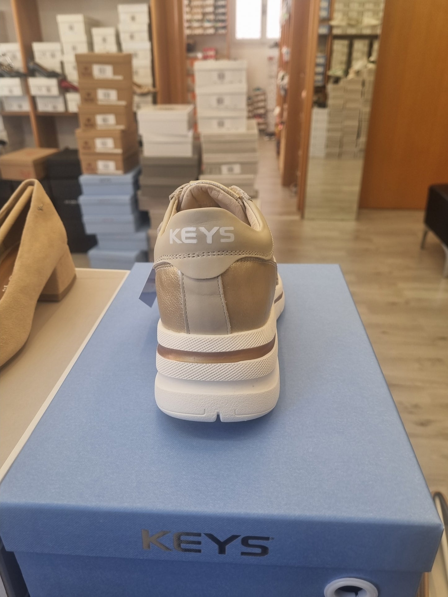 Keys beige