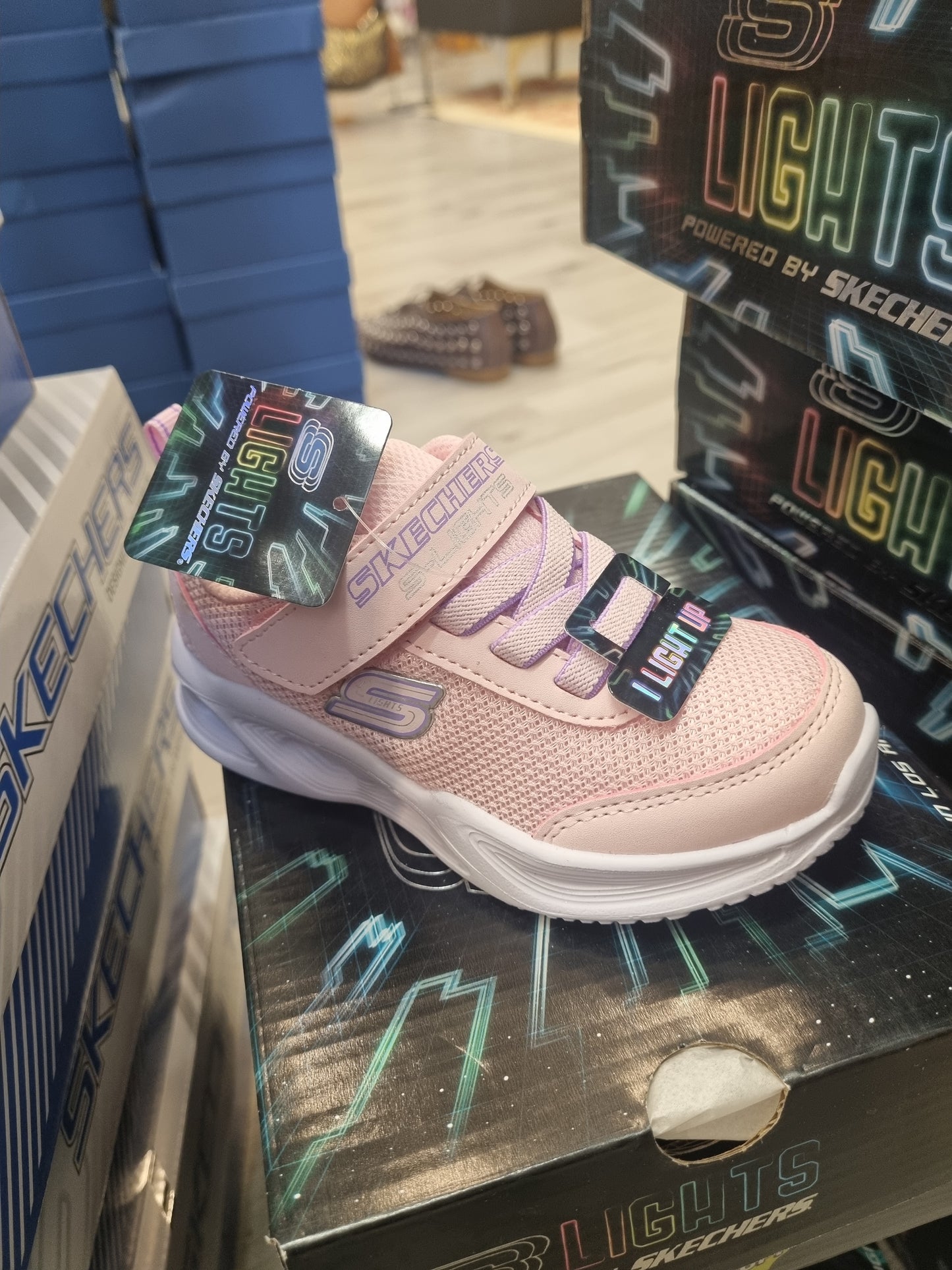 Skechers sola glow kids