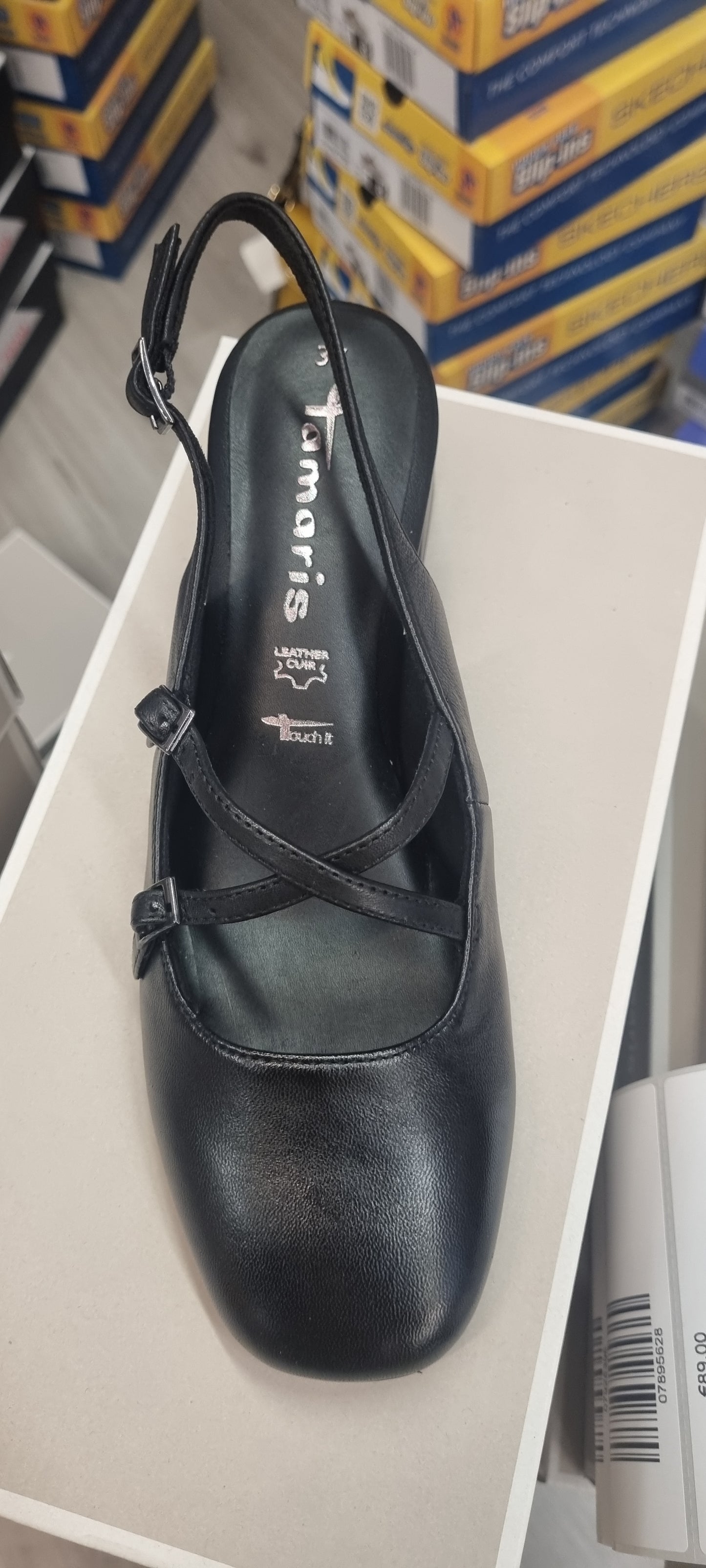 Tamaris black leather
