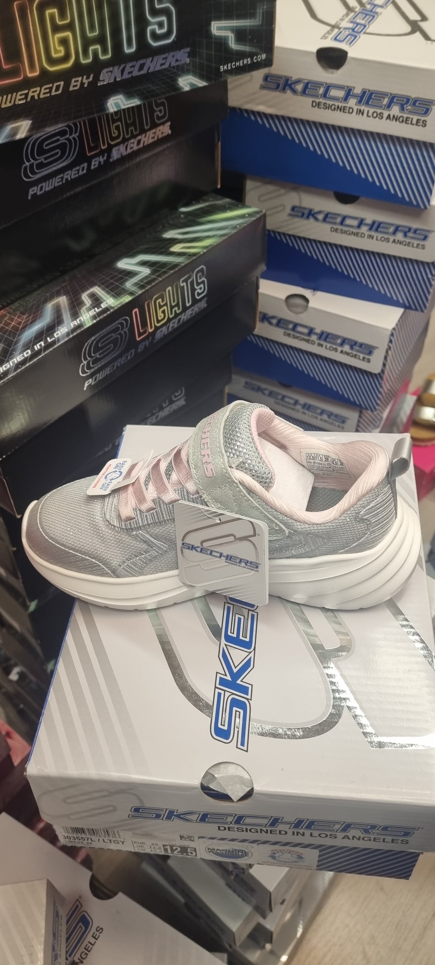 Skechers wave light