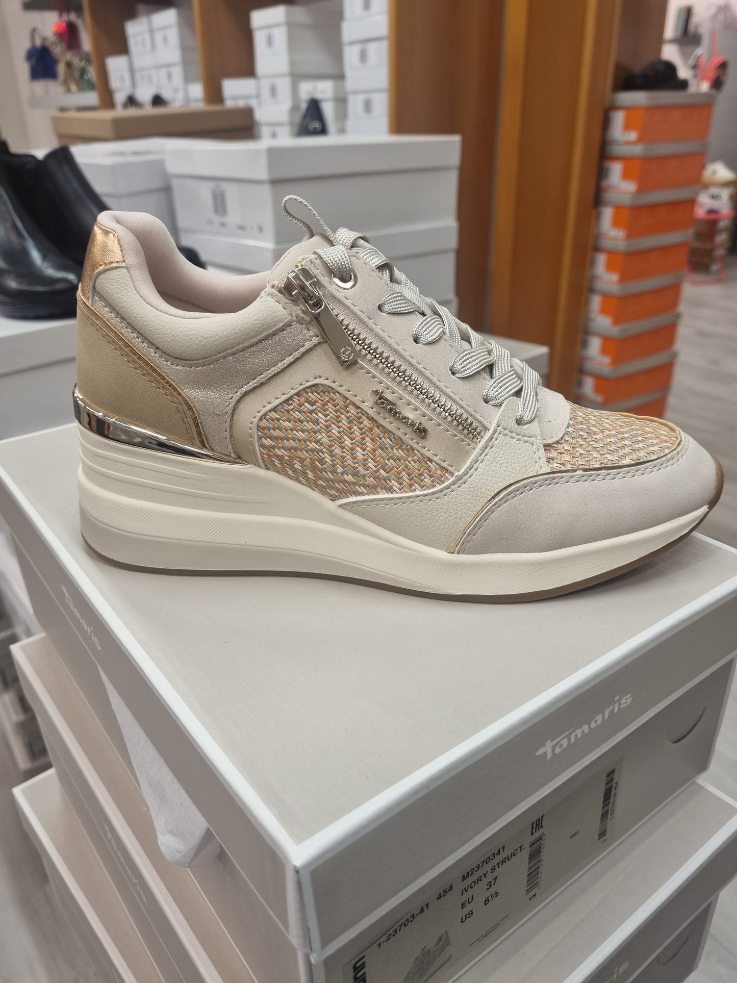 Tamaris ivory struct
