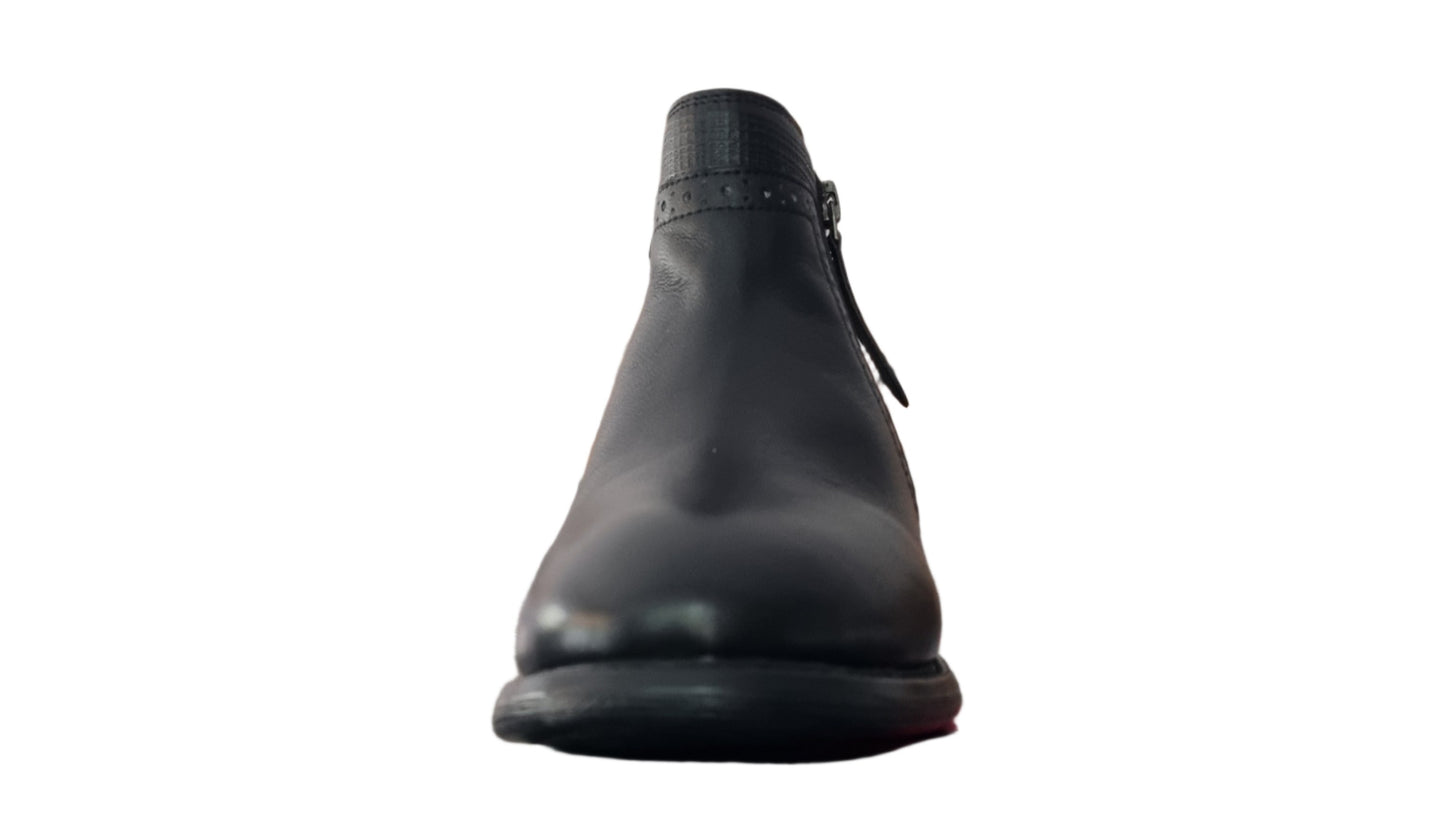 Nakoa leather bootie
