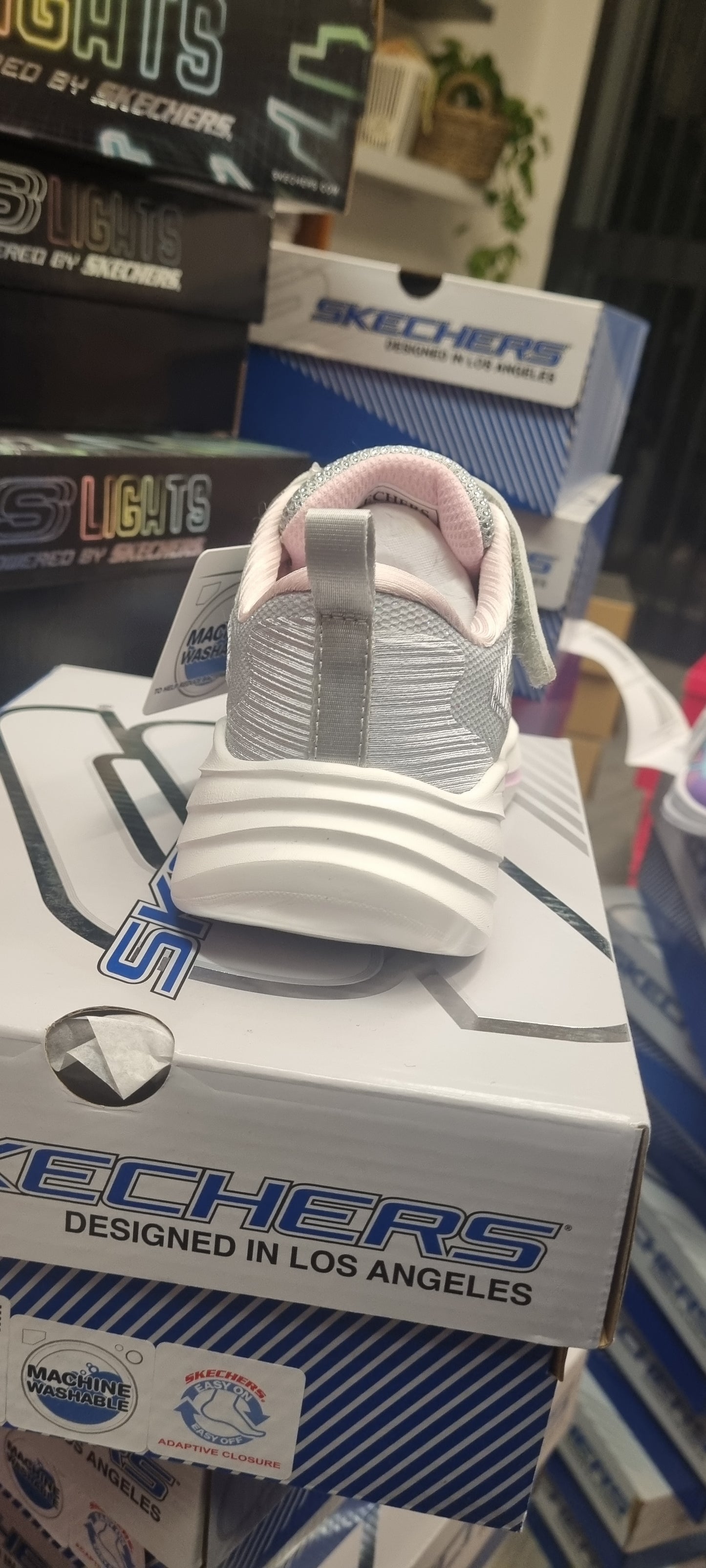 Skechers wave light