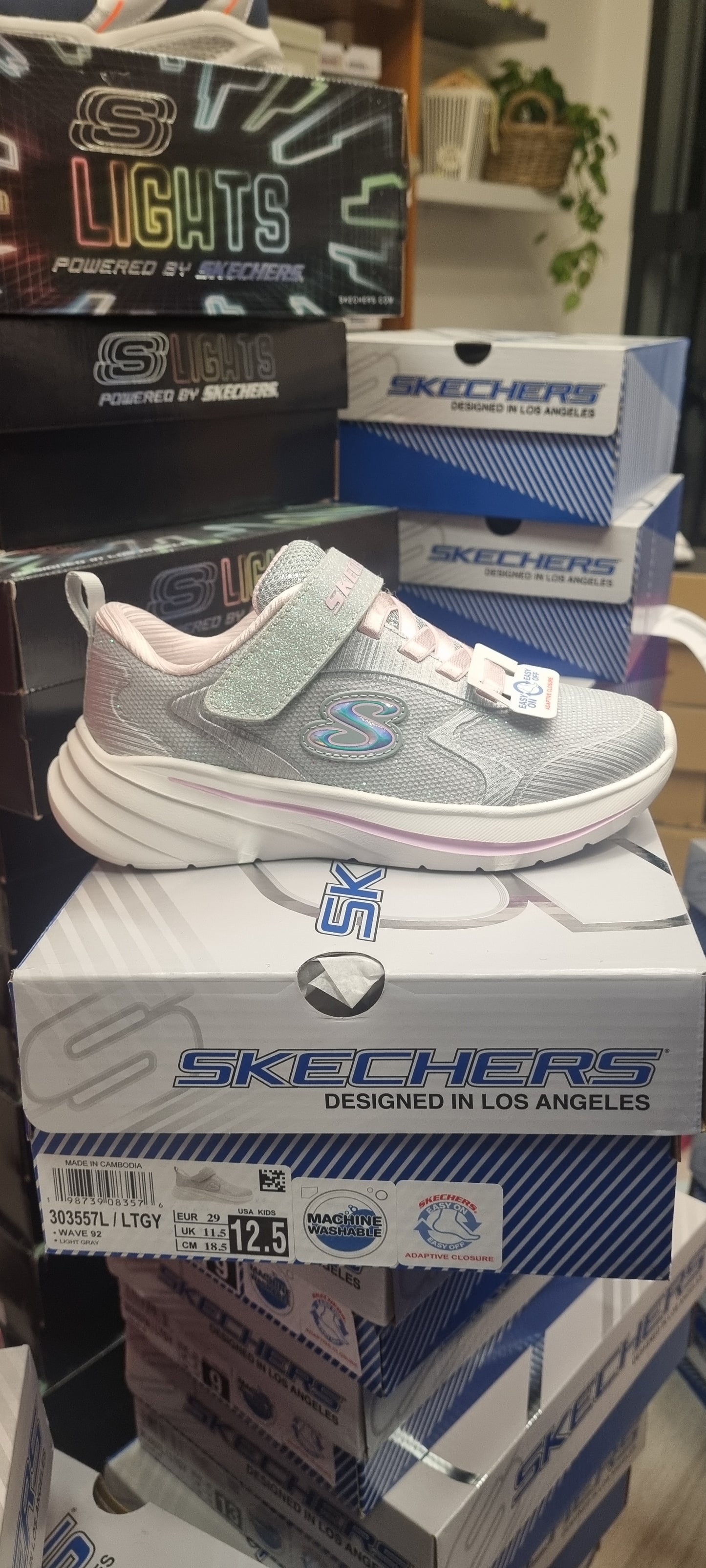 Skechers wave light