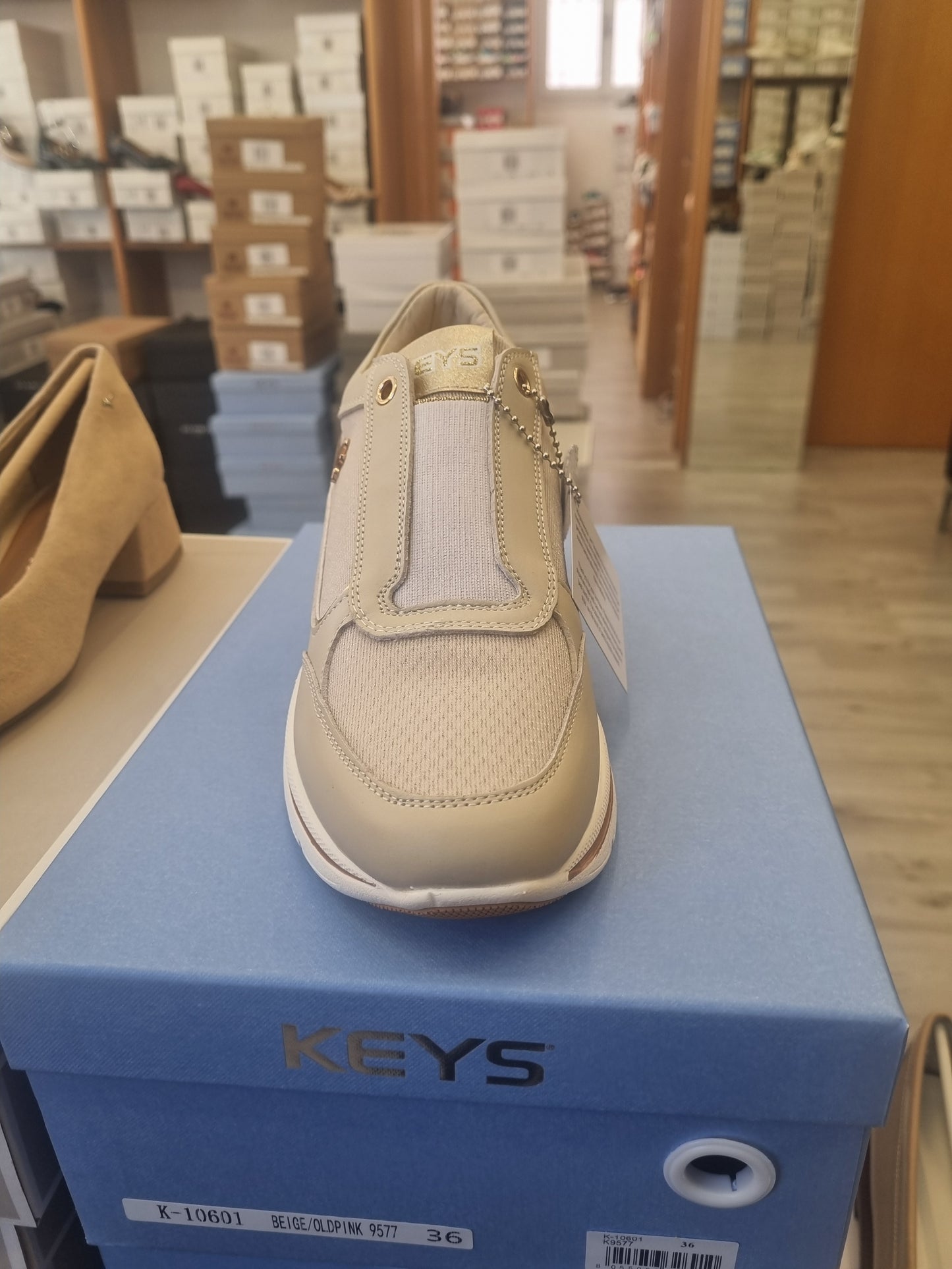 Keys beige