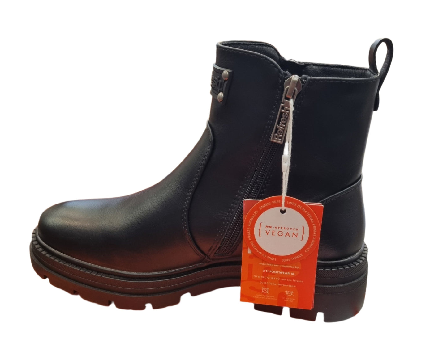Refresh black boot
