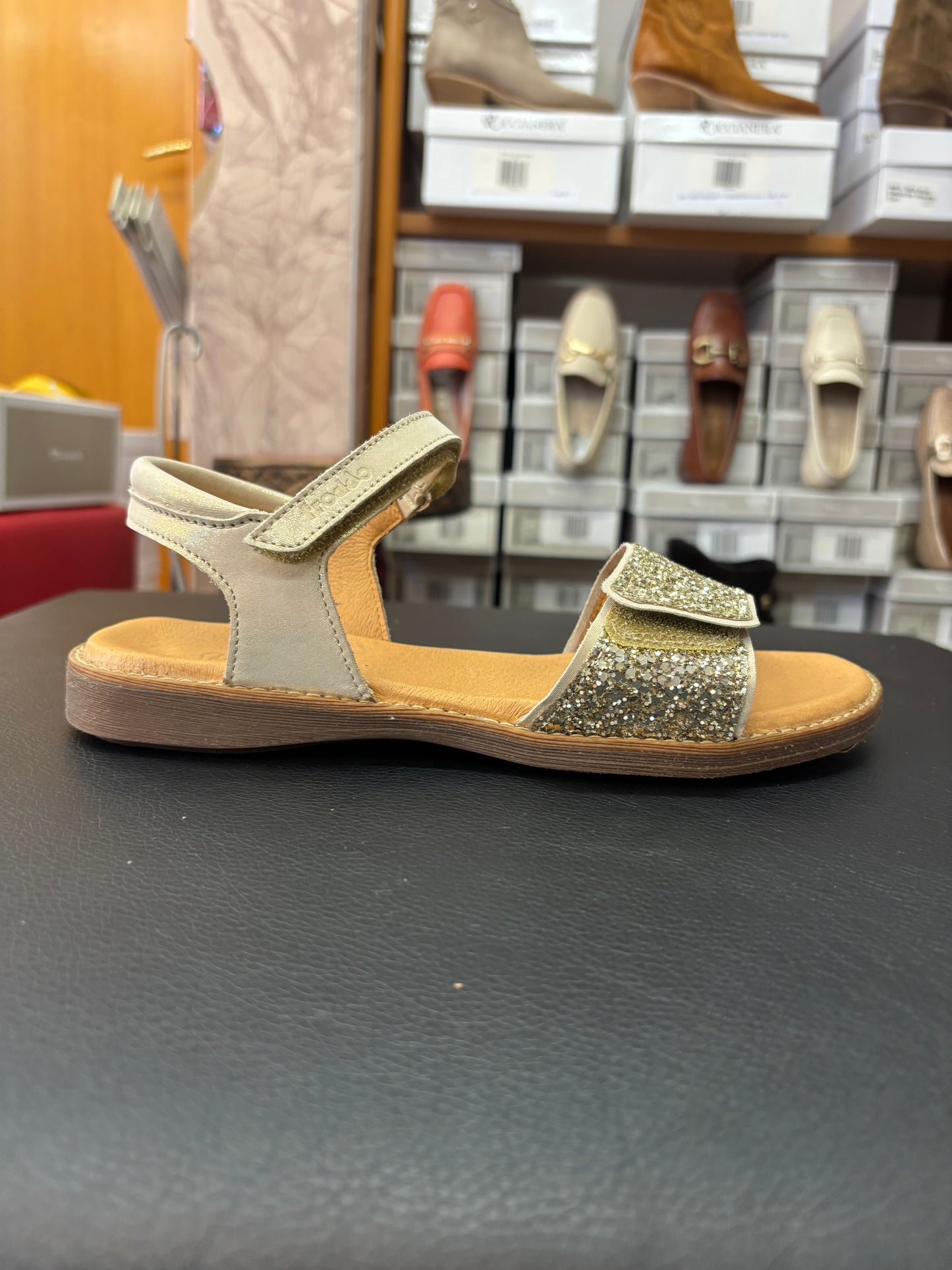 G3150249 gold shine