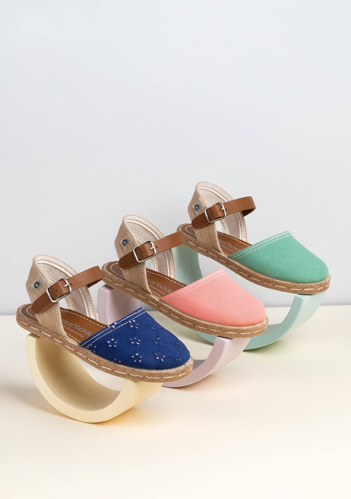 Espadrillas bambina con ricamo blu marino