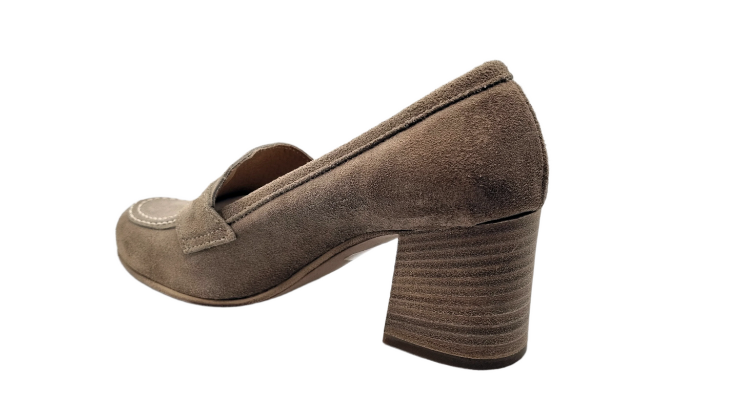 Suede heeled moccasin