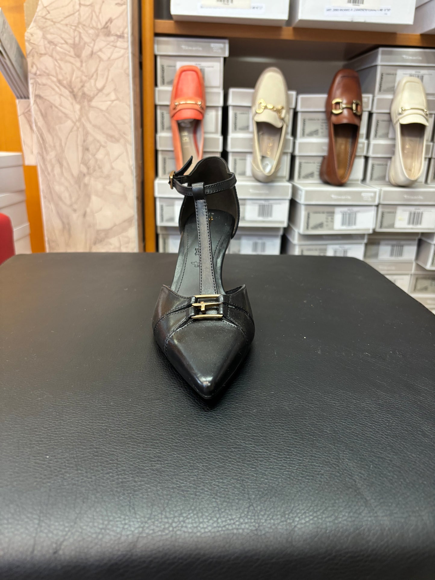 22306 black