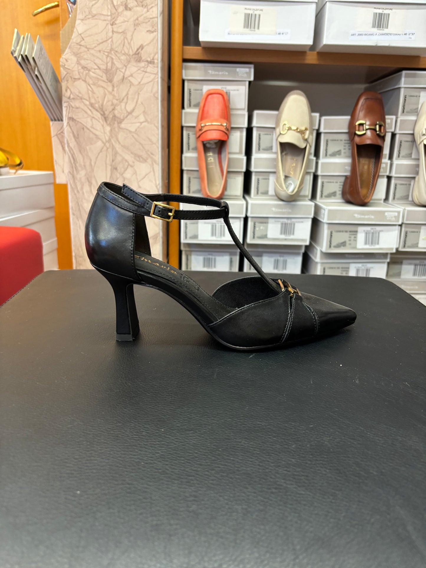 22306 black
