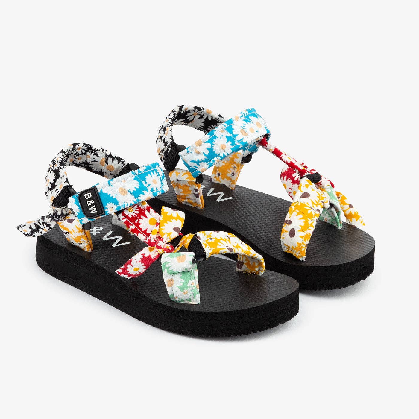 B&amp;W Girl's sporty sandals with multicolored flowers