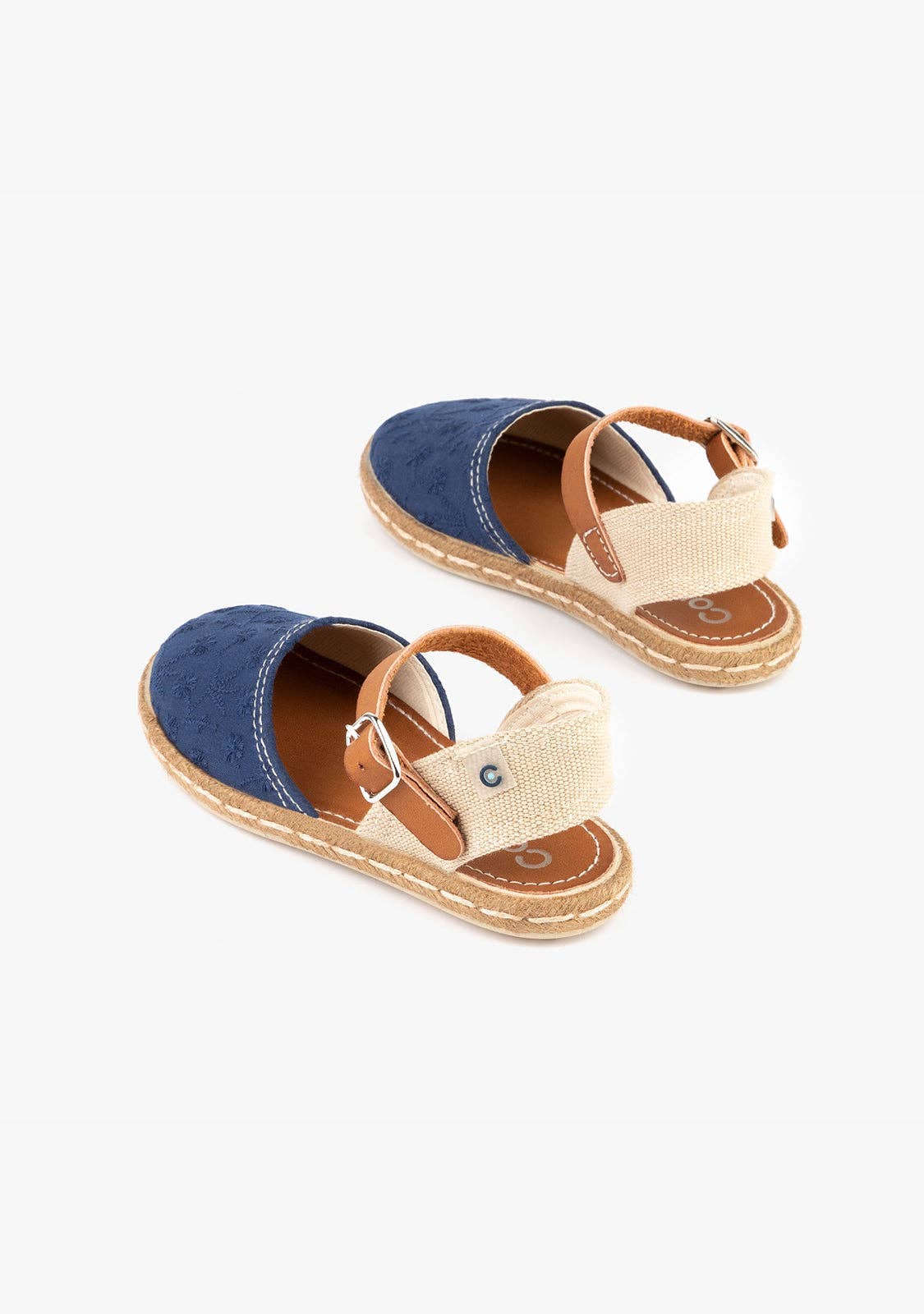 Girls' espadrilles with navy blue embroidery