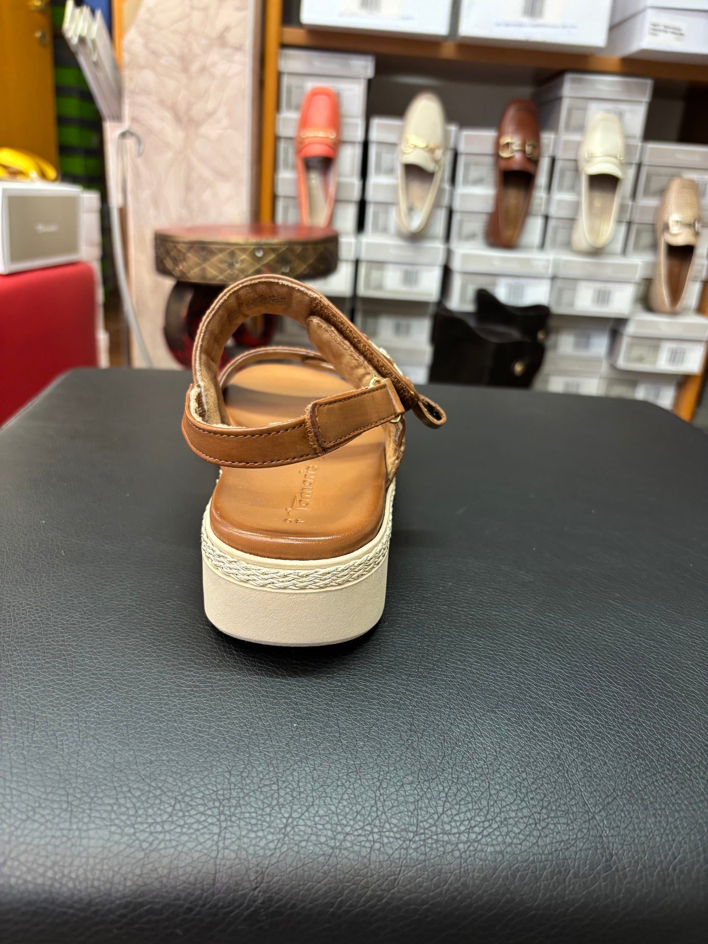 28264 cognac leather
