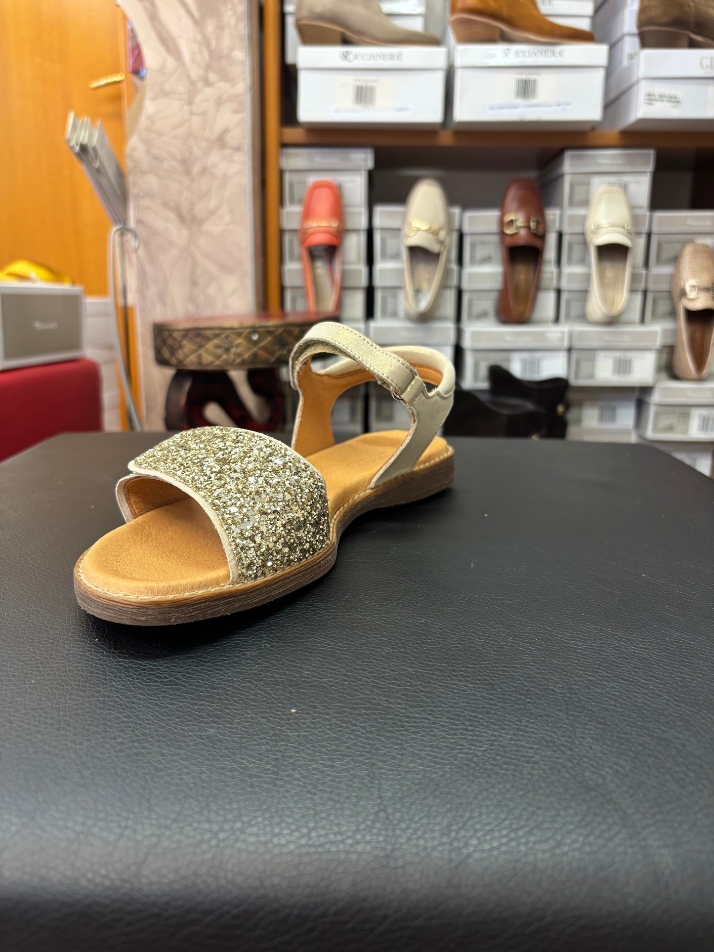 G3150249 gold shine