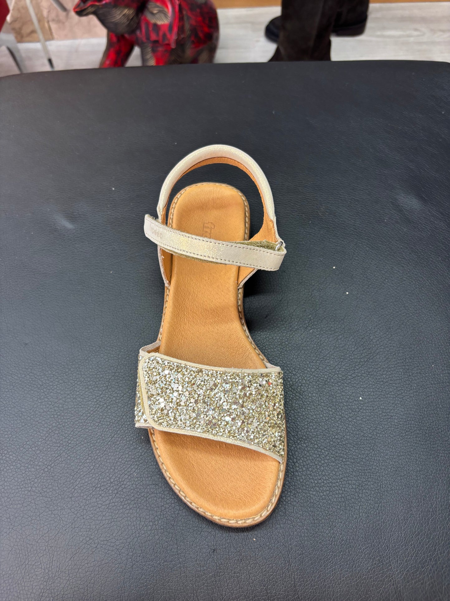 G3150249 gold shine