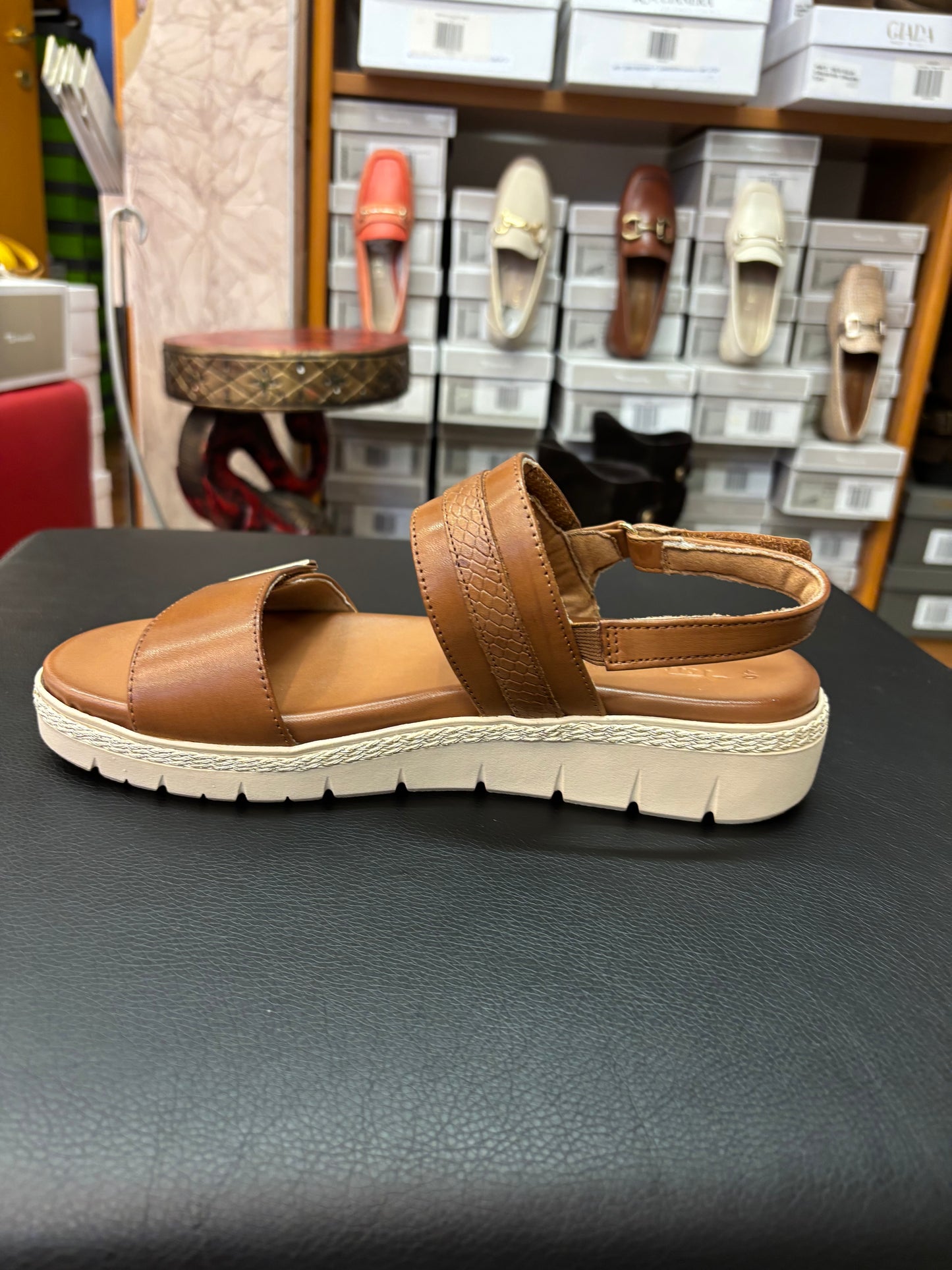 28264 cognac leather