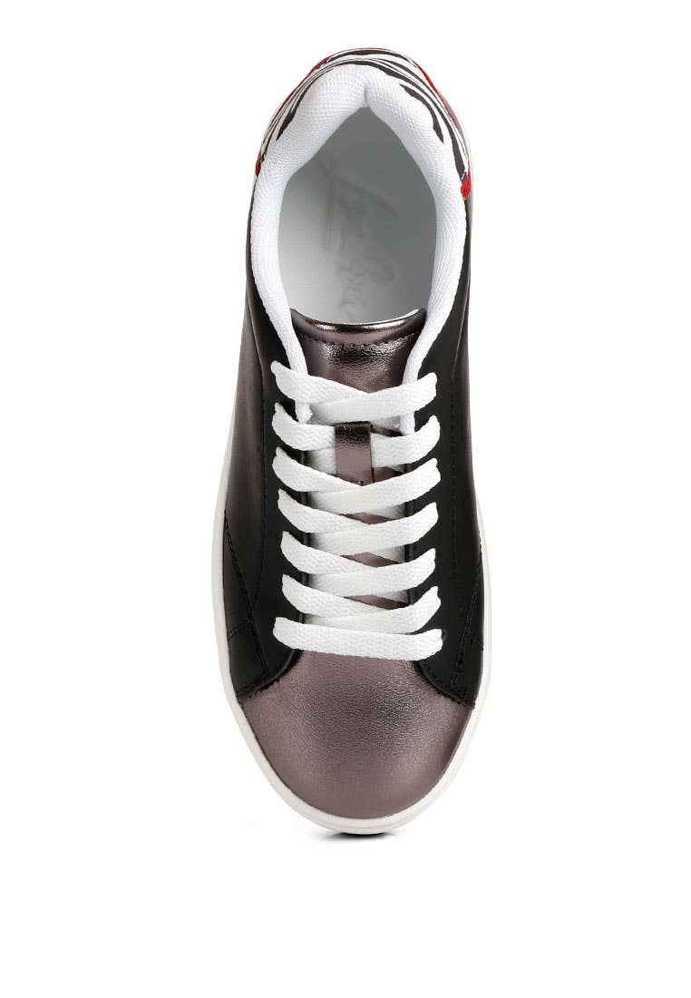 Dory Metallic Accent sneakers