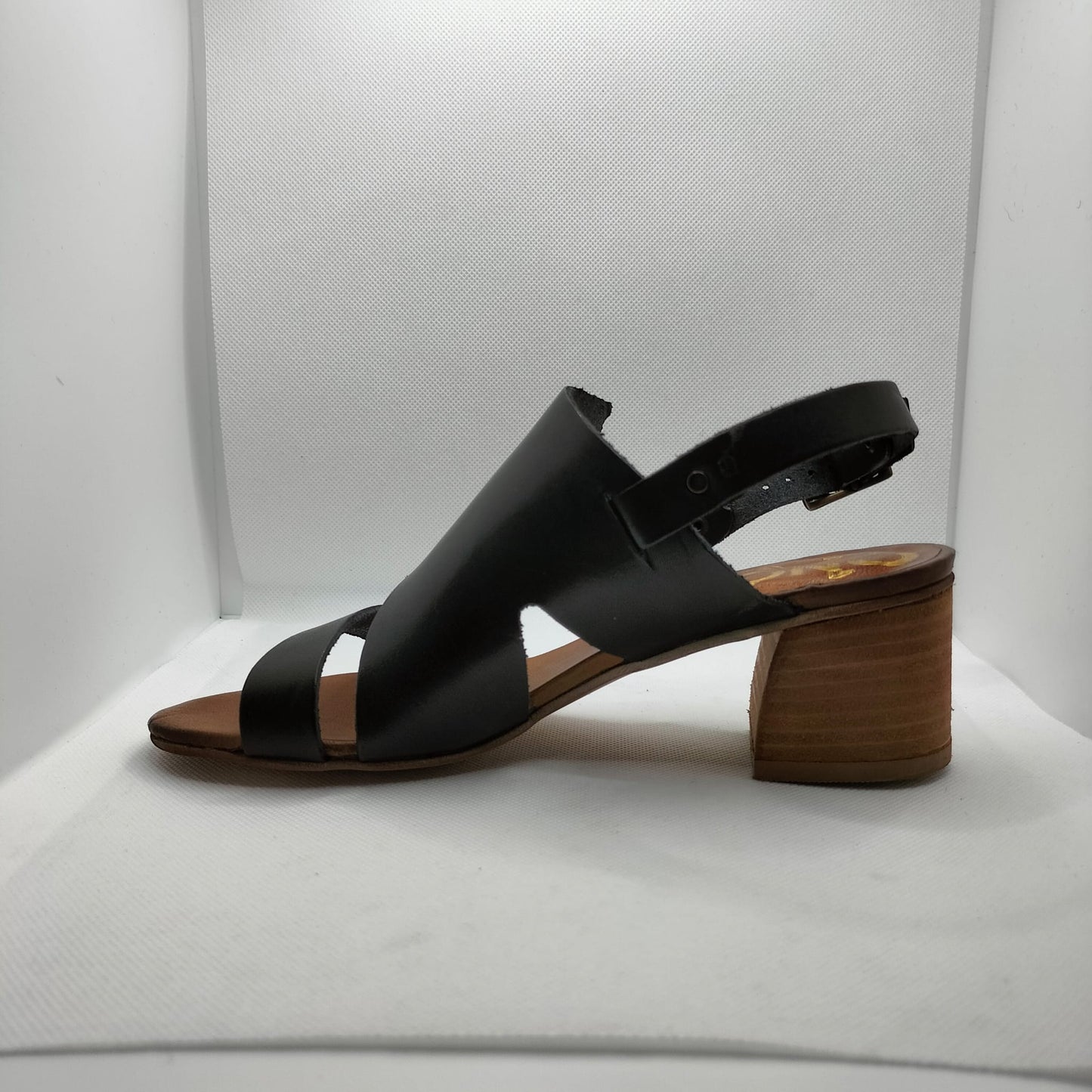 Black cowhide sandal