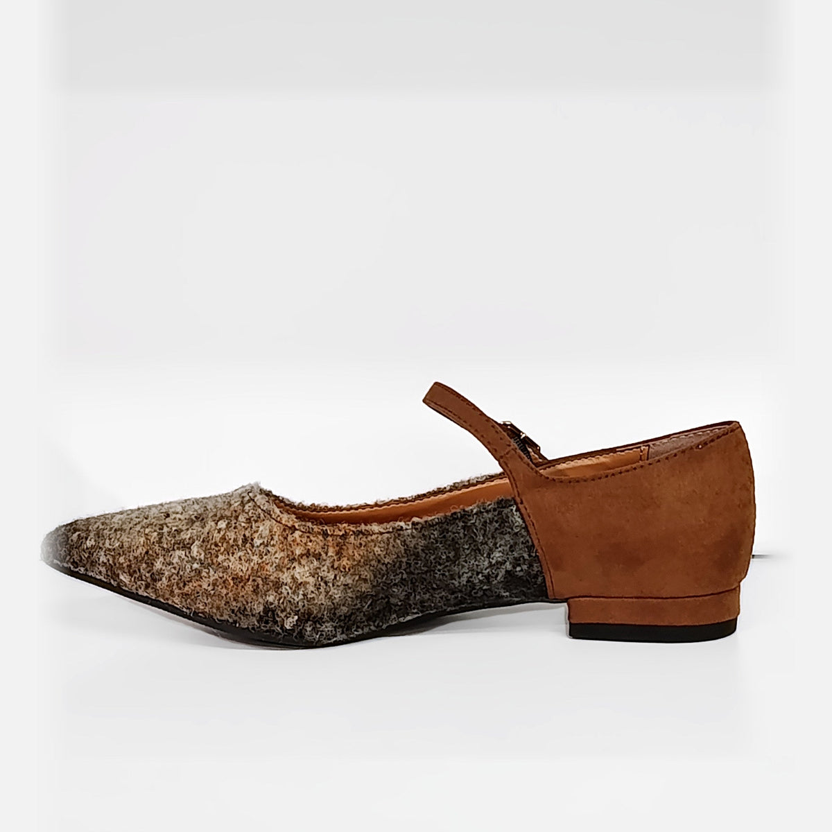 Latika Mary Jane in lana ruggine