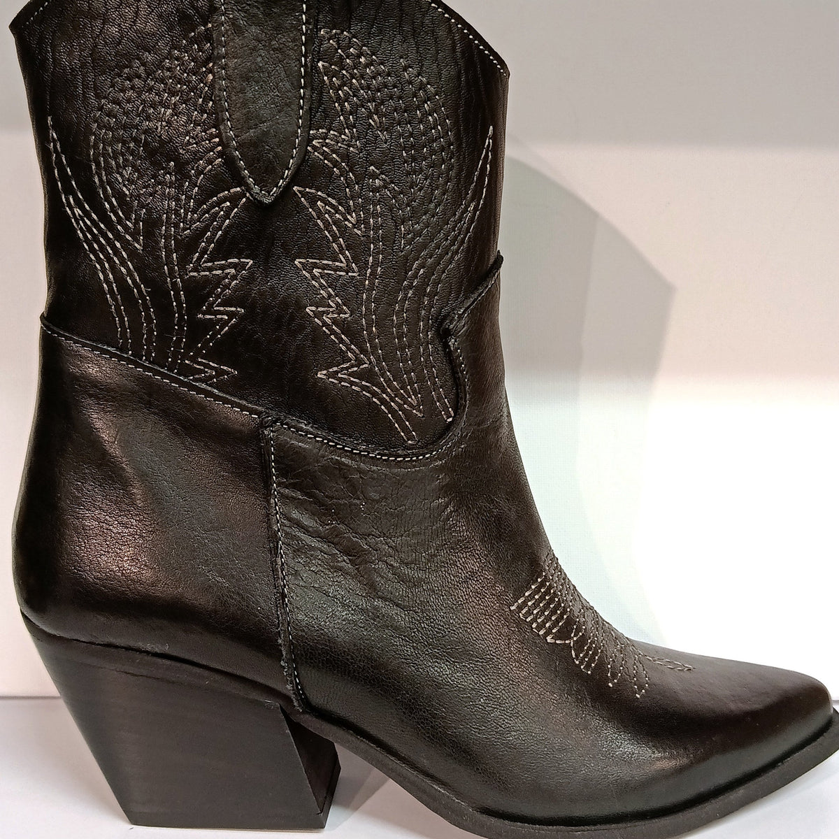 Texano Pavani in pelle nera