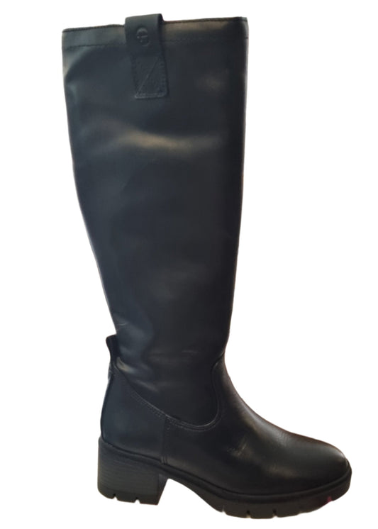 Tamaris black leather boot