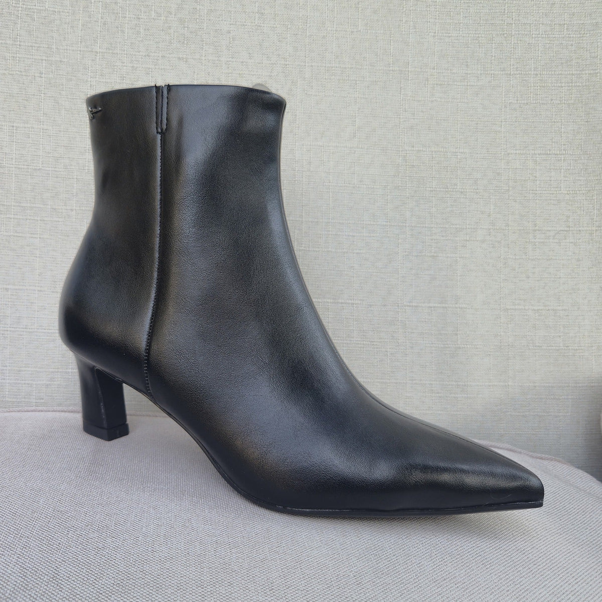 Tamaris 25384 tronchetto nero, tre quarti