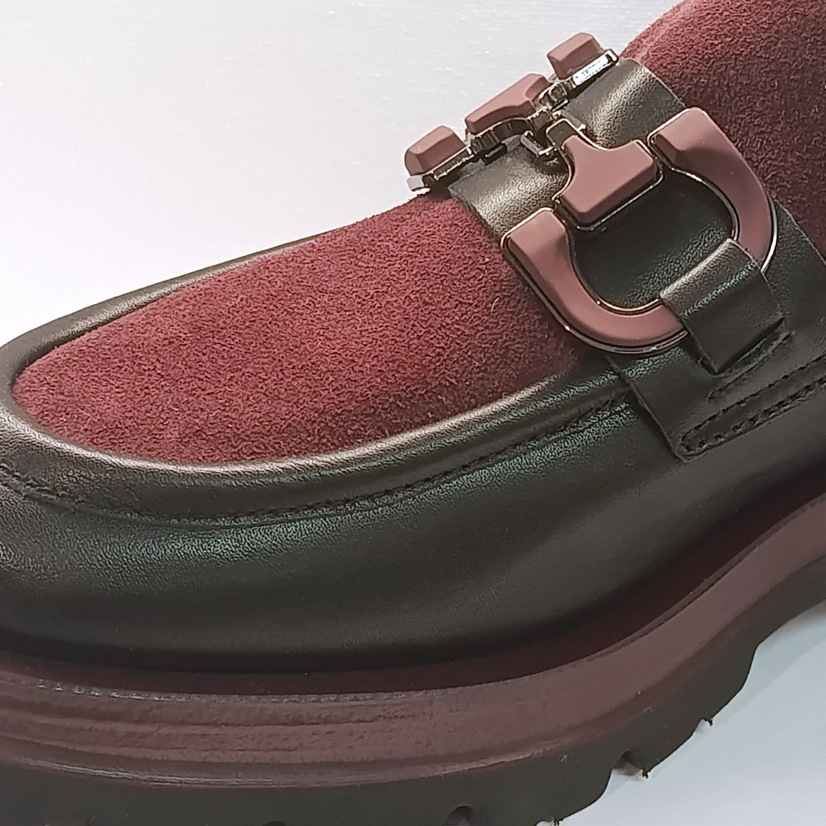 Mocassino Vernissage nero e bordeaux con morsetto