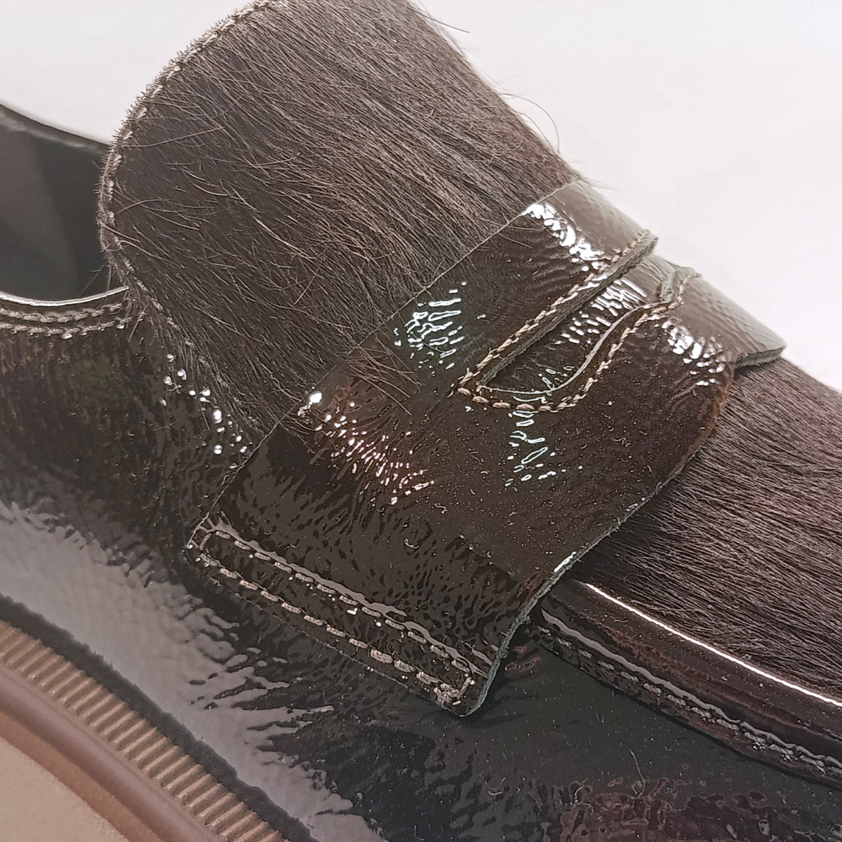 Mocassino Vernissage in vernice testa di moro con cavallino